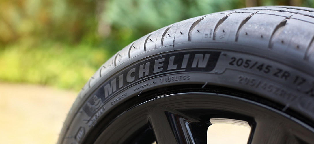 Jak dlouho vydrží pneumatiky na vozidle? Kdy je nezbytně nutné je vyměnit za nové?
